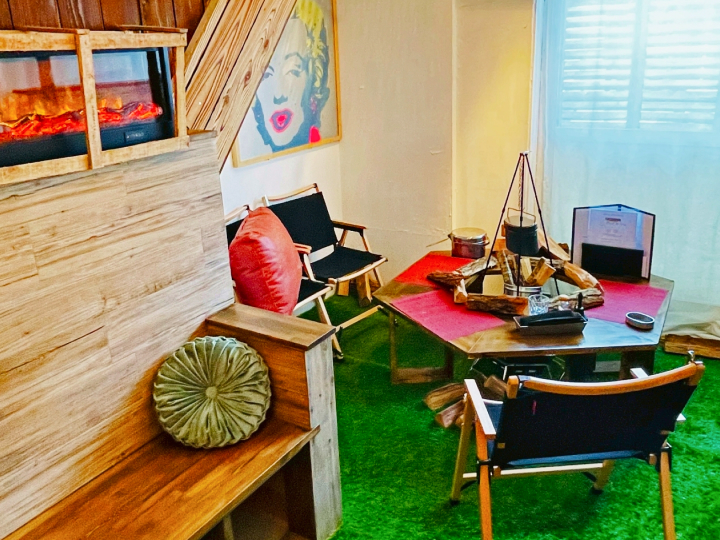 ︎Camping Table Area